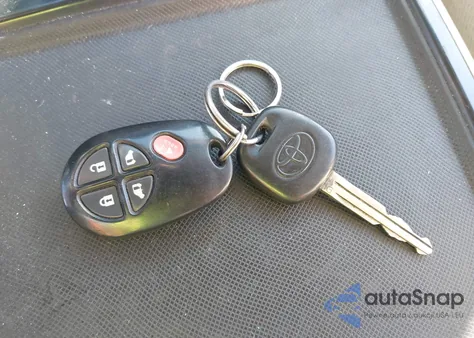 2014 Toyota Sienna Le V6 8 Passenger z USA, uszkodzony, nr VIN 5TDKK3DC9ES420207